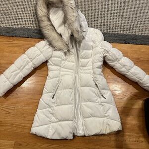 White puffer Jacket with Faux Fur Hood